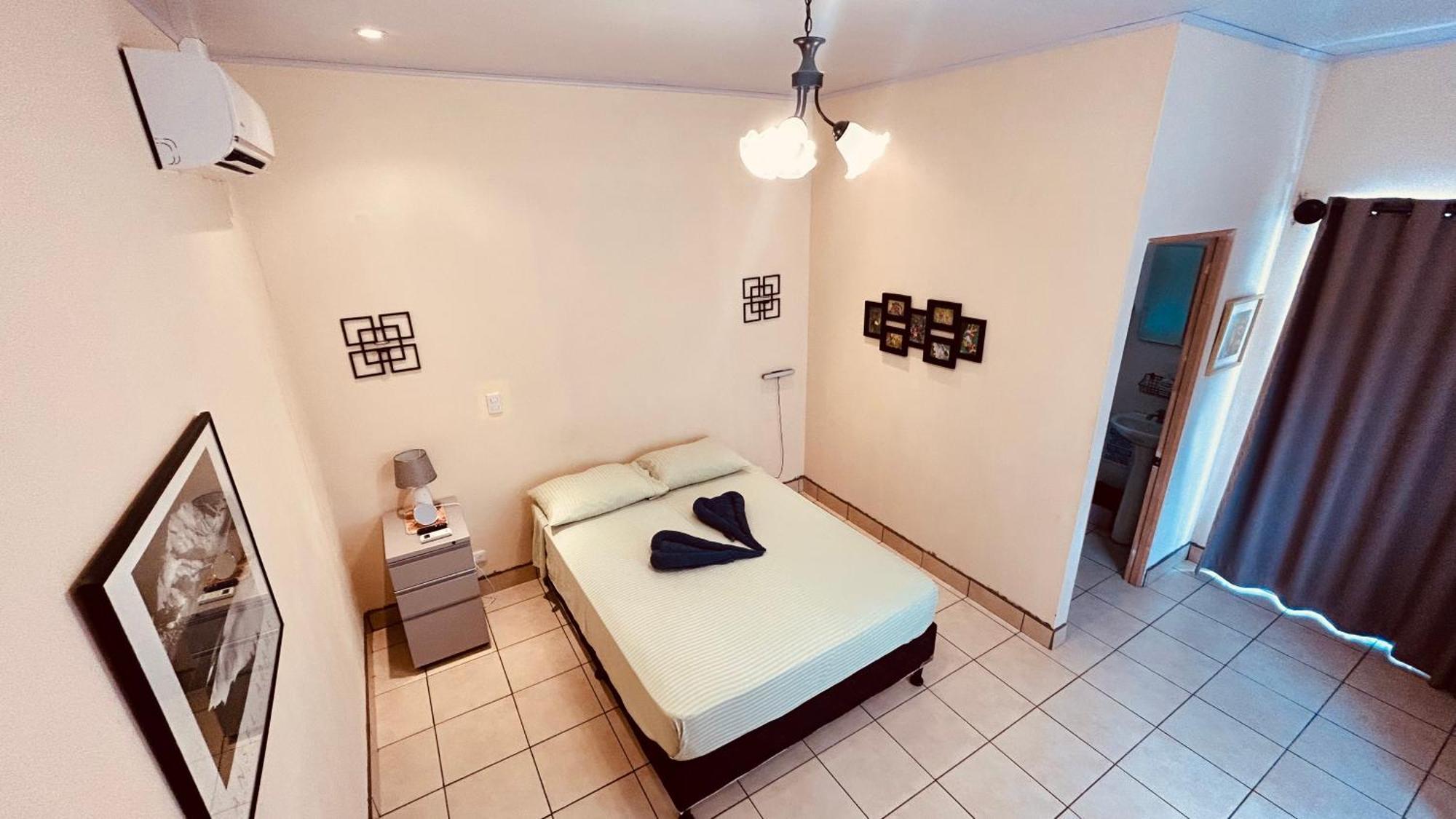 Casa Encantada - Manuel Antonio - Aire Acondicionado - Wifi - Parking - Max 5 Guest Exterior foto